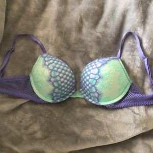 Victoria’s Secret 32b Bombshell Bra
